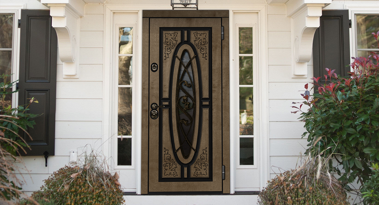 Входная дверь в дом с окном и ковкой | Модель «Дарем» — Стальная линия