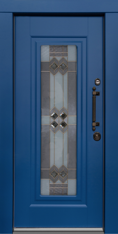 Синяя входная дверь с витражом