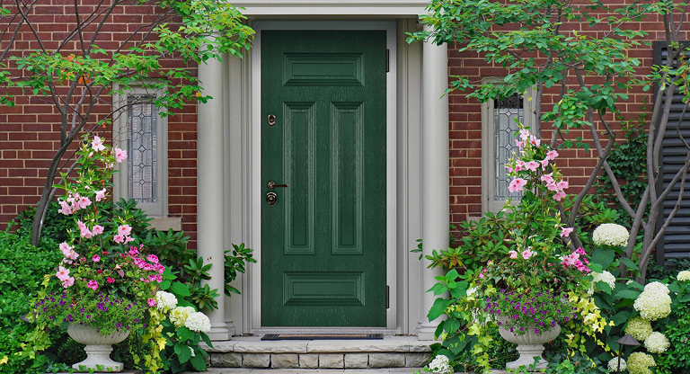Зеленая входная дверь в дом с отделкой из дерева | Модель «Сюита» — Стальная линия