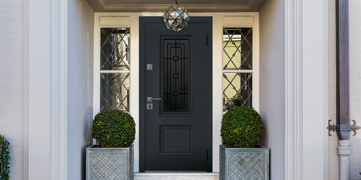 Серая входная дверь