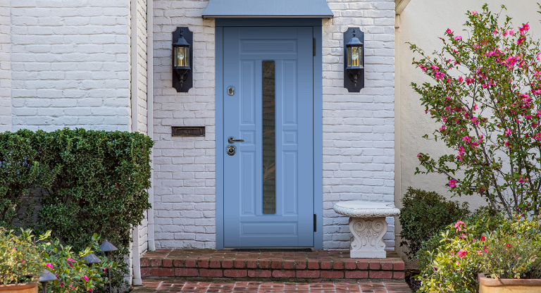 Голубая входная дверь в дом с окном | Модель «Гавана» — Стальная линия