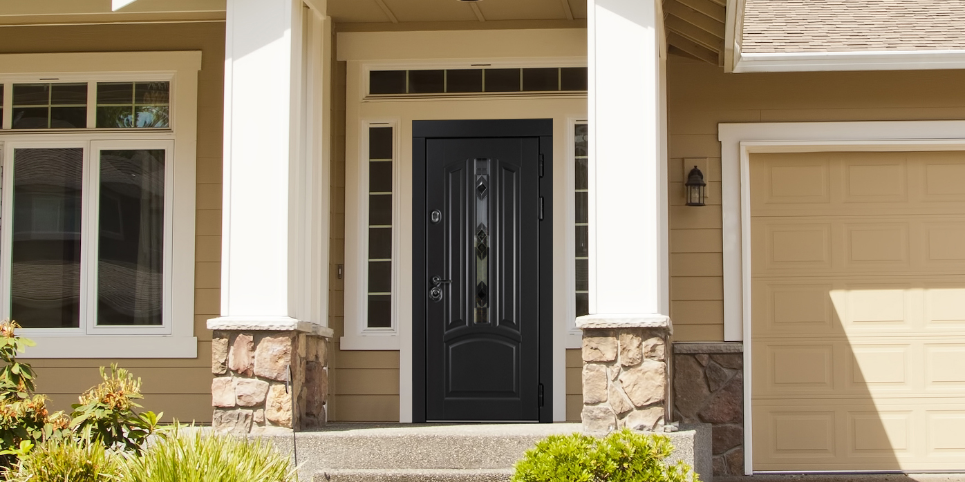 Серая входная дверь