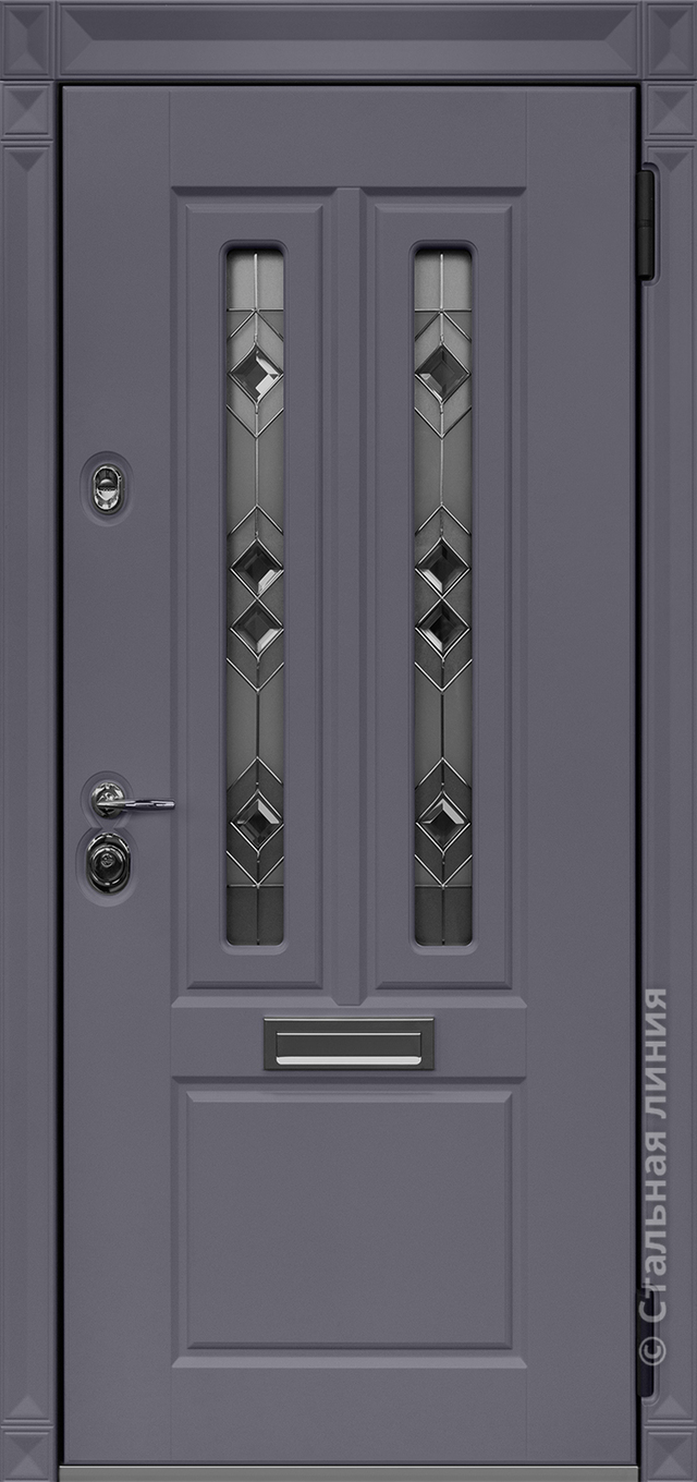 Входная дверь с витражом темного цвета с двумя вертикальными вставками с геометрическим узором