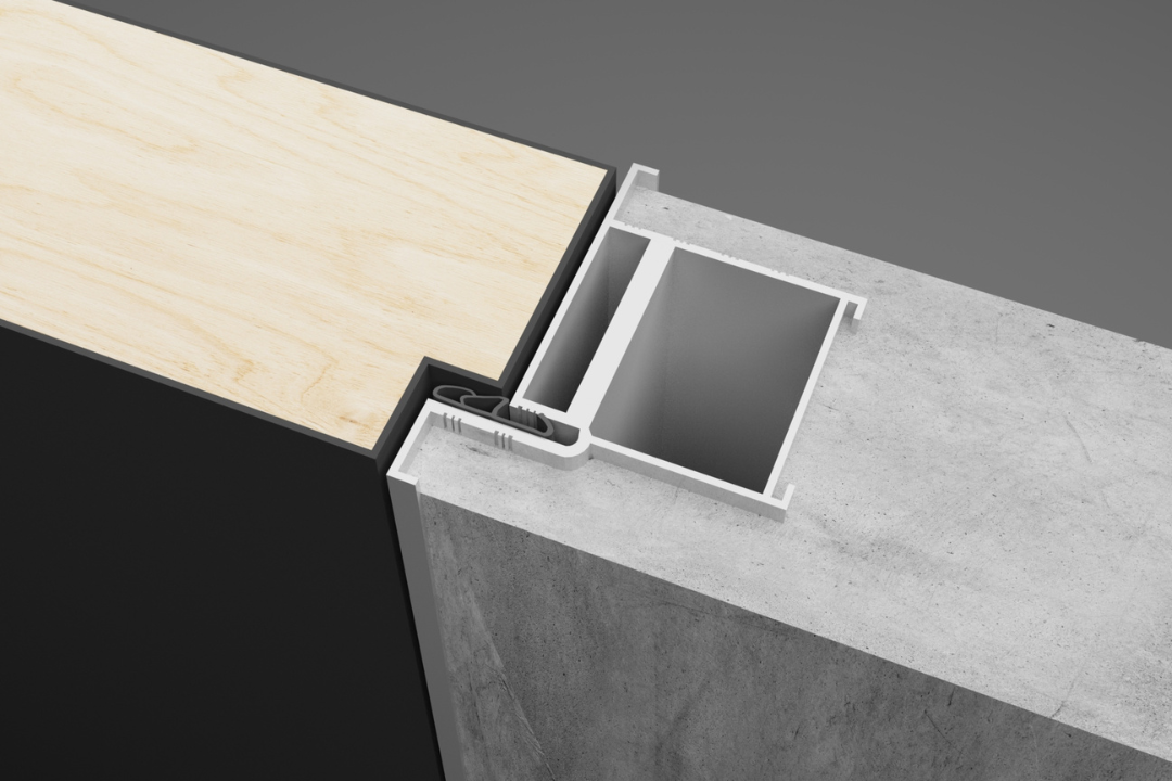 Скрытая межкомнатная дверь из светлого дерева, полностью интегрированная в стену с металлической коробкой.