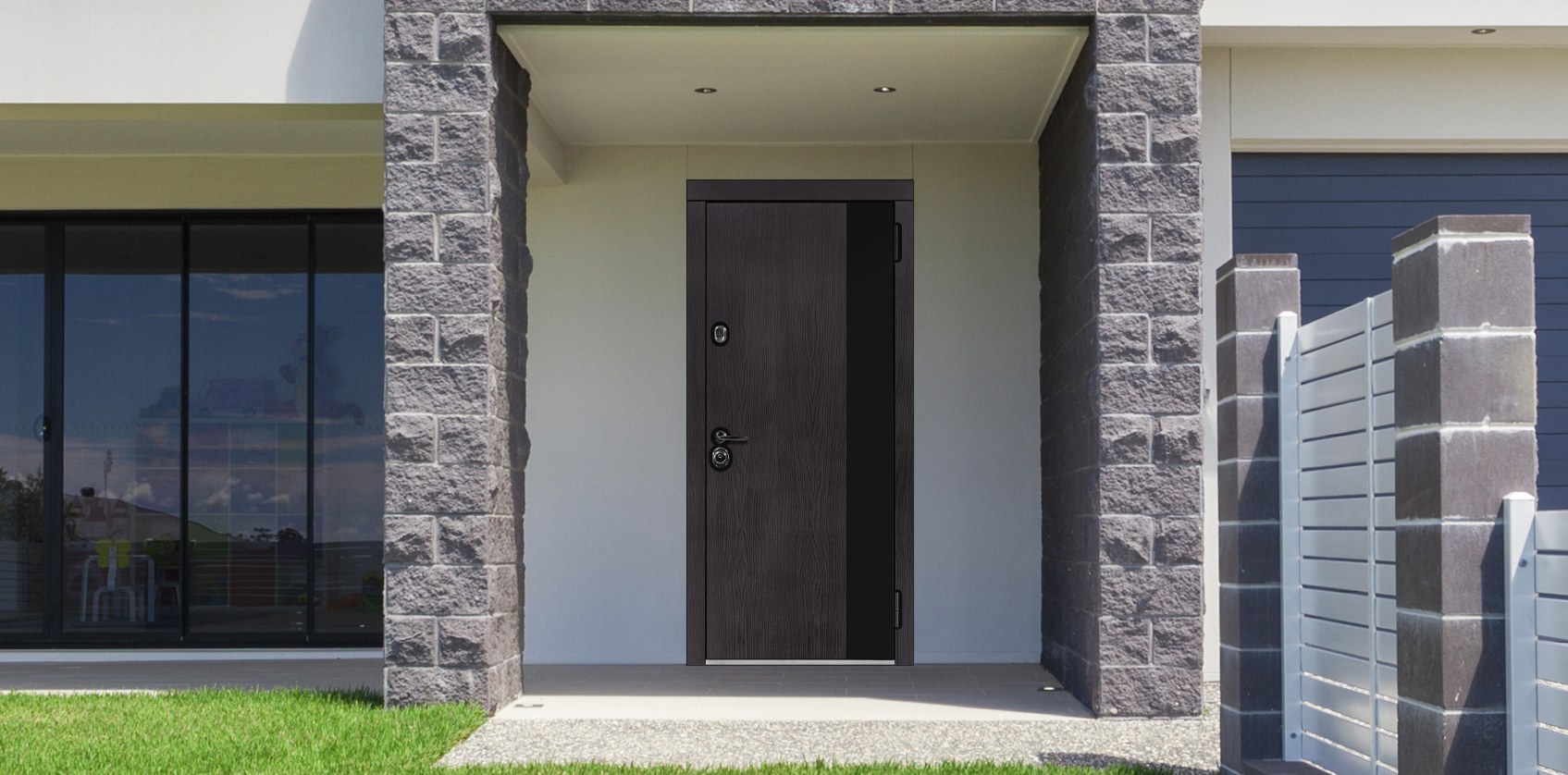 Модель «Корфу» — входная дверь с отделкой Concord Panel и вставкой SteelLak®